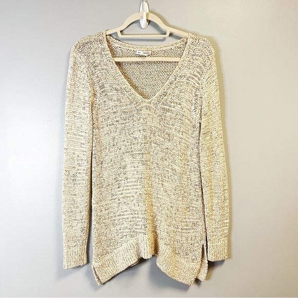 Club Monaco Sweater Champagne Tan Tamarah Loose Knit V Neck Sz M EUC - Picture 1 of 8